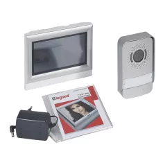   Legrand 2 vezetékes színes videó kaputelefon szett, 1 v. 2 lakásos, 7"-os érintőképernyős beltéri egységgel