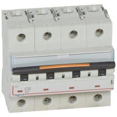 DX3 kismegszakító 25kA 4P 400V~ C32