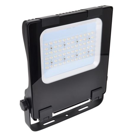 Tracon 100-240VAC,50/60Hz,100W,13.500lm,4000K,IP66,120°,EEI=D RHISS100W LED fényvető, szimmetrikus 5997374212113